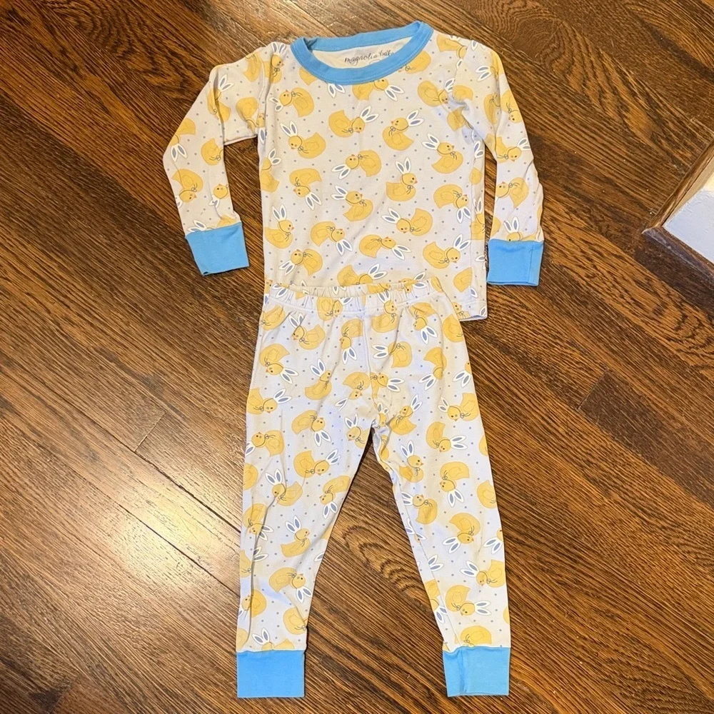 Magnolia Kids Pajama Set with Ducks with Bunny Ears